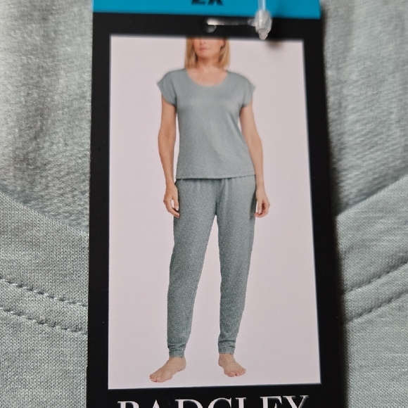 Badgley Mischka 2 Piece Pajama Set - Picture 2 of 4